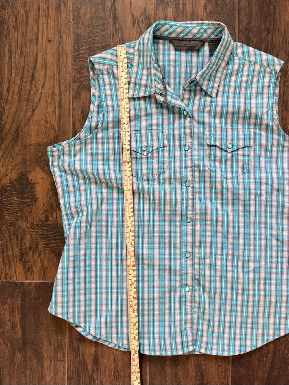 Aura Large Blue Plaid Sleeveless Pearl Snap Top - Picture 8 of 8